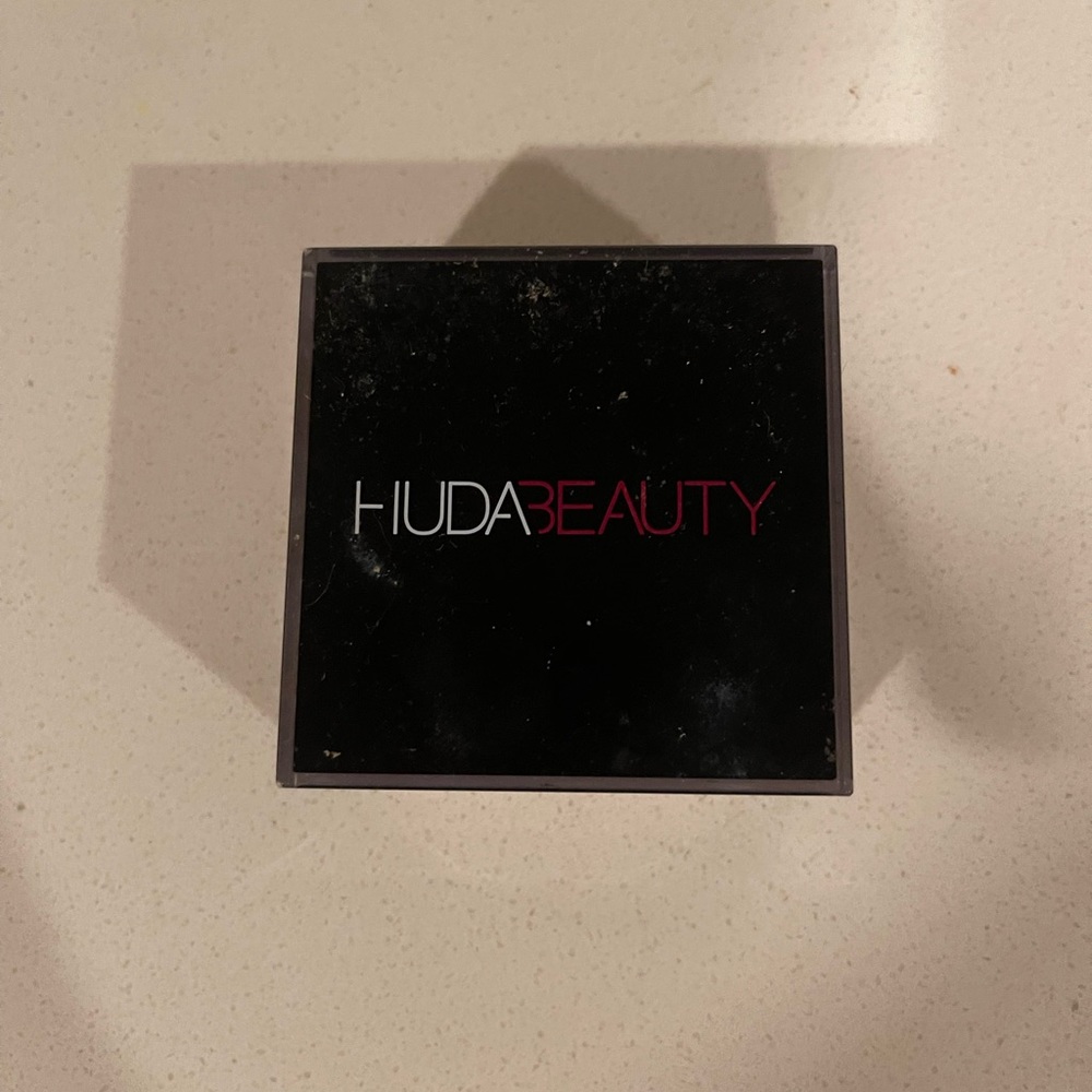 Huda beauty banana bread setting powder